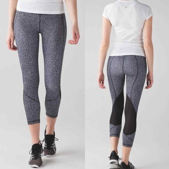LULULEMON Pace Rival Crop Black & White Leggings Size 4 - Picture 1 of 15